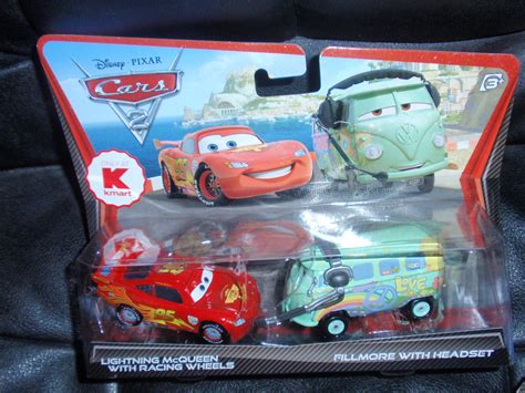 Disney / Pixar CARS 2 Movie Exclusive 155 Die Cast Car 2Pack Lightning ...