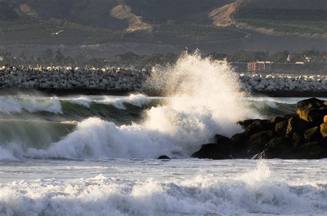 Waves Crashing On Rocks Free Stock Photo - Public Domain Pictures