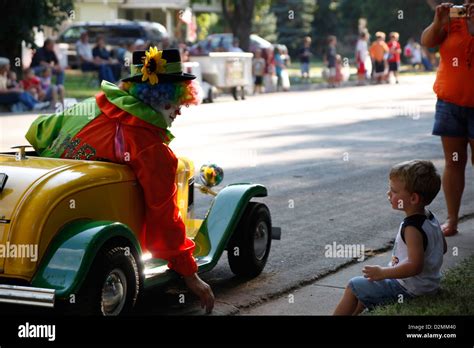 Clown car hi-res stock photography and images - Alamy