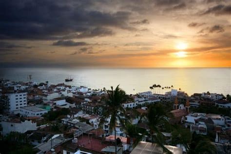 Ultimate Guide for Best Bars & Nightlife in Puerto Vallarta, Mexico ...