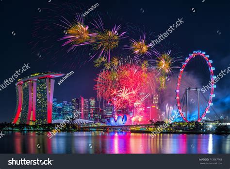 2,443 Marina Bay Fireworks Images, Stock Photos, and Vectors | Shutterstock