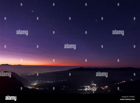 Sunrise at Indonesia's bromo volcano Stock Photo - Alamy