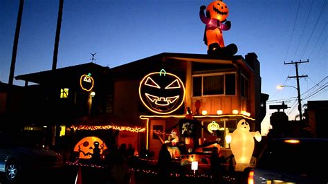 Balboa Island Halloween 03 | Balboa Island in Newport Beach, CA