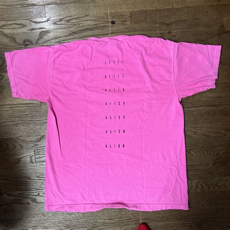 Alien movie Poster Shirt Rare Pink Bootleg XL pre Own… - Gem