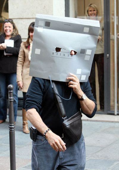 Celebrities in Ridiculous Disguises (24 pics)