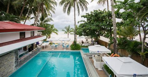 Beachfront Hotels: Boracay's Hotels Near Party Places