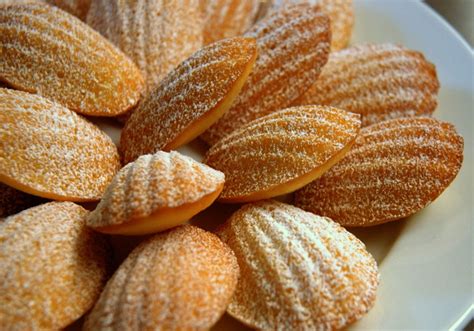 Intelliblog: FOOD FRIDAY - MADELEINES