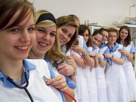 File:Nursing students.jpg - Wikimedia Commons