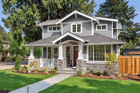 10 Trending Exterior Paint Colors of 2021 | Moving.com