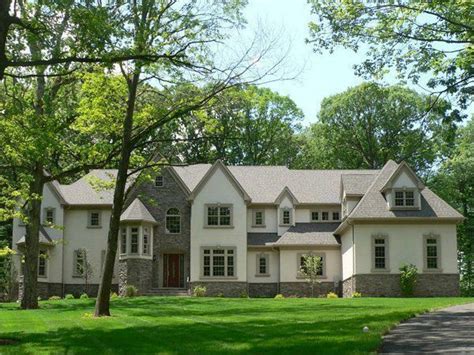 126 Oakwood Rd W, Watchung, NJ 07069 - See Est. Value, Schools & More