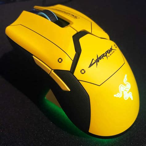 Razer Viper Ultimate avec station d’accueil édition Cyberpunk 2077