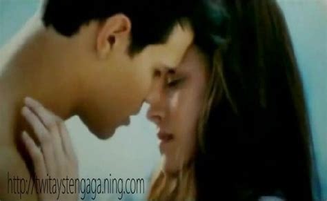 Jacob and Bella Kiss - Jacob and Bella Photo (13740462) - Fanpop