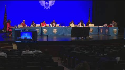 South Fulton mayor skips council meeting, members override vetoes ...