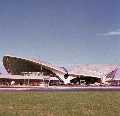 The History of Eero Saarinen’s Terminal at JFK Airport | Vogue