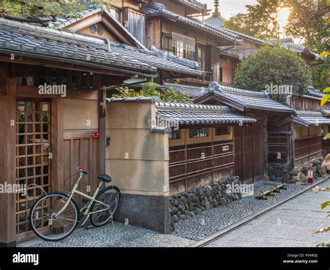 Kyoto House - traditional style Japanese house in the city of Kyoto Japan Stock Photo - Alamy