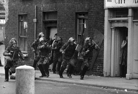 British Army engaging in an urban combat operation in Belfast, Northern ...