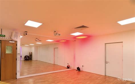 Dance Studio with ambient lighting in London | Rent this location on Giggster