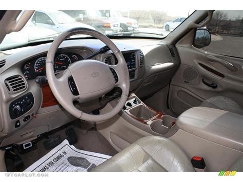 2000 Ford expedition interior dimensions