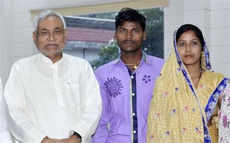 Inspired by Nitish Kumar's campaign, this Bihar couple had a dowry-free ...