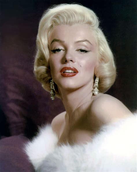 Marilyn Monroe’s Eye Shadow Trick Is an Optical Illusion | Marilyn monroe photos, Marilyn monroe ...