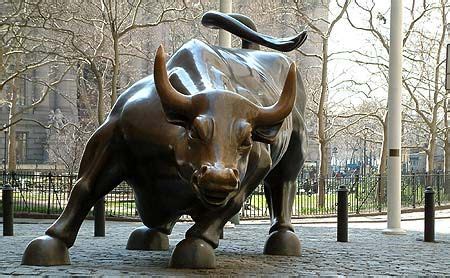 The sculpture of a bull that used to be outside the New York Stock Exchange | Nyc landmarks, Nyc ...