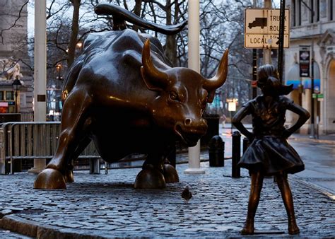 Statue Of A Fearless Girl Now Challenges Wall Street's Charging Bull ...