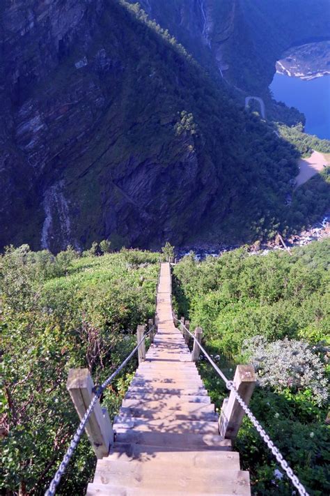 Stairway to heaven: 1127 wooden steps at Fykan Meløy Norway [3648x5472 ...