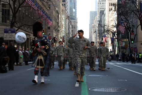 New York Guard leads NYC's Saint Patrick's Day Parade > National Guard ...