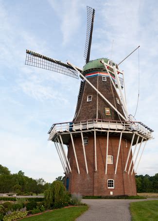 Windmill Island Gardens || Downtown Holland Michigan