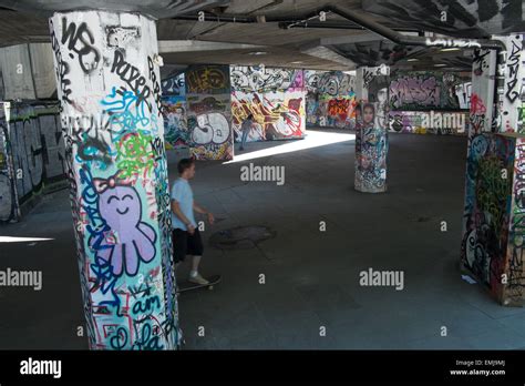 An image of graffiti art in an overpass Stock Photo - Alamy