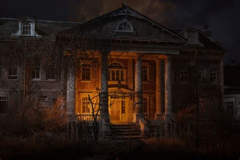 24 Best Haunted House Books That Will Absolutely Creep You Out