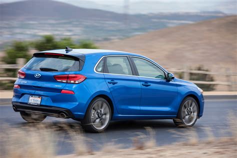 2018 Hyundai Elantra GT Overview - The News Wheel