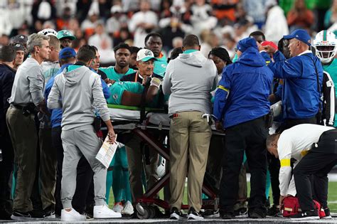 Tua Tagovailoa injury update: Dolphins QB leaves game with head, neck injuries - The Phinsider