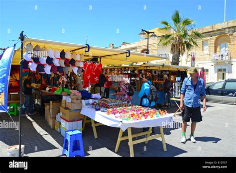 Marsaxlokk Market, Marsaxlokk, South Eastern District, Malta Xlokk Stock Photo: 69747343 - Alamy