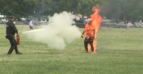 Man Lit Himself On Fire In Front Of The White House – MassCentral Media