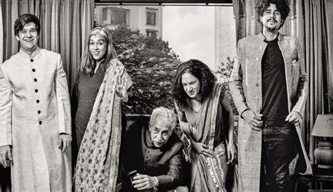 Check out: Naseeruddin Shah and his family’s royal photoshoot - Bollywood Hungama