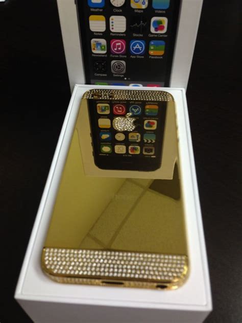 FOR SALE:Gold Apple iPhone 5S 64Gb