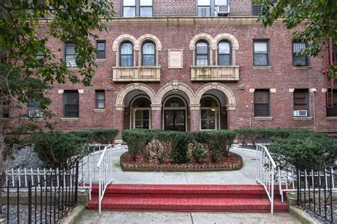 Rego Park: Queens Neighborhood with a Exotic Flair | Naked Apartments