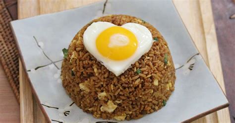 Home Cook : Nasi Goreng Telor (Eggs Fried Rice)