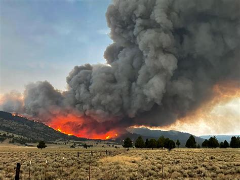 2 new fires expand rapidly in southern Oregon | AP News