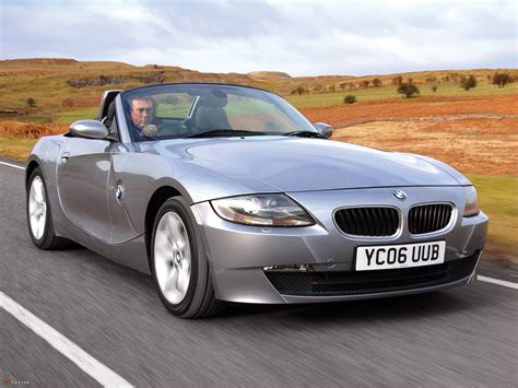 Pictures of BMW Z4 2.5i Roadster UK-spec (E85) 2005–09 (2048x1536)