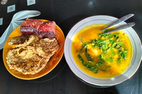 Nikmatnya Berburu Bubur Manado, Kuliner Legendaris di Jalan Wakeke ...