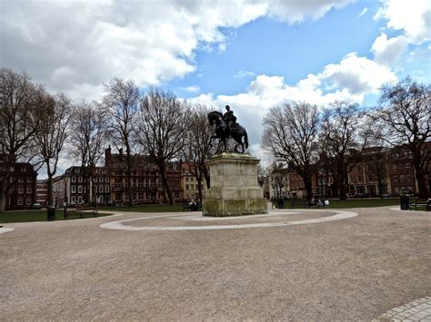 Of Golden Roses: Queen Square | Bristol, England