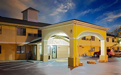 Super 8 Motel - Muncie Visitors Bureau | Visit Muncie!