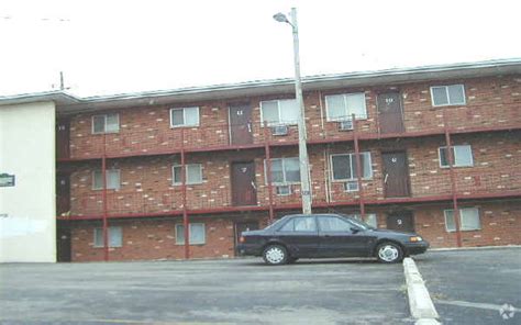 Maplewood Village Apartments - Apartments in Maplewood, MO | Apartments.com