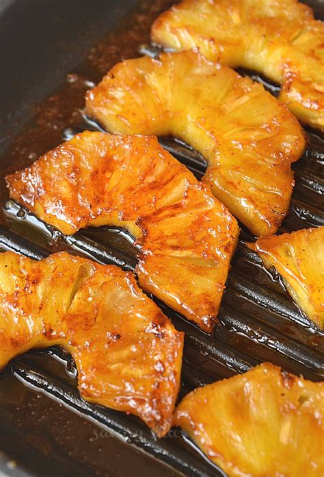 Best Grilled Pineapple Slices (With Brown Sugar and Cinnamon Glaze ...