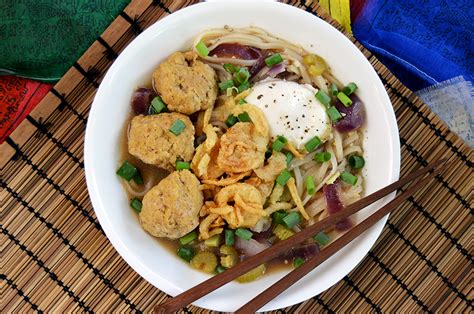 Bakso | Indonesian Food | The Starving Chef