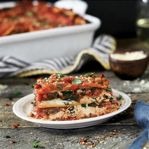 Vegan Spinach Mushroom Lasagna | FaveHealthyRecipes.com