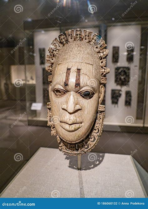 The Metropolitan Museum of Art Queen Mother Pendant Mask: Iyoba, Edo ...