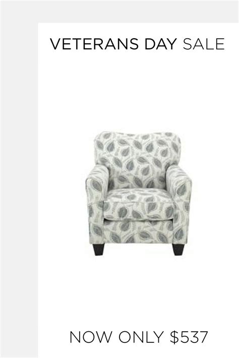 Saige Accent Chair | Raymour & Flanigan | Chair, Accent chairs, Cushions